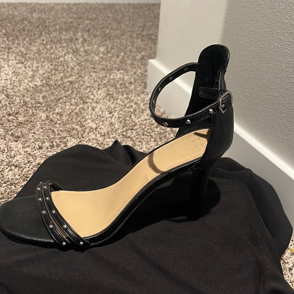 And new day brand size 6.5 heels